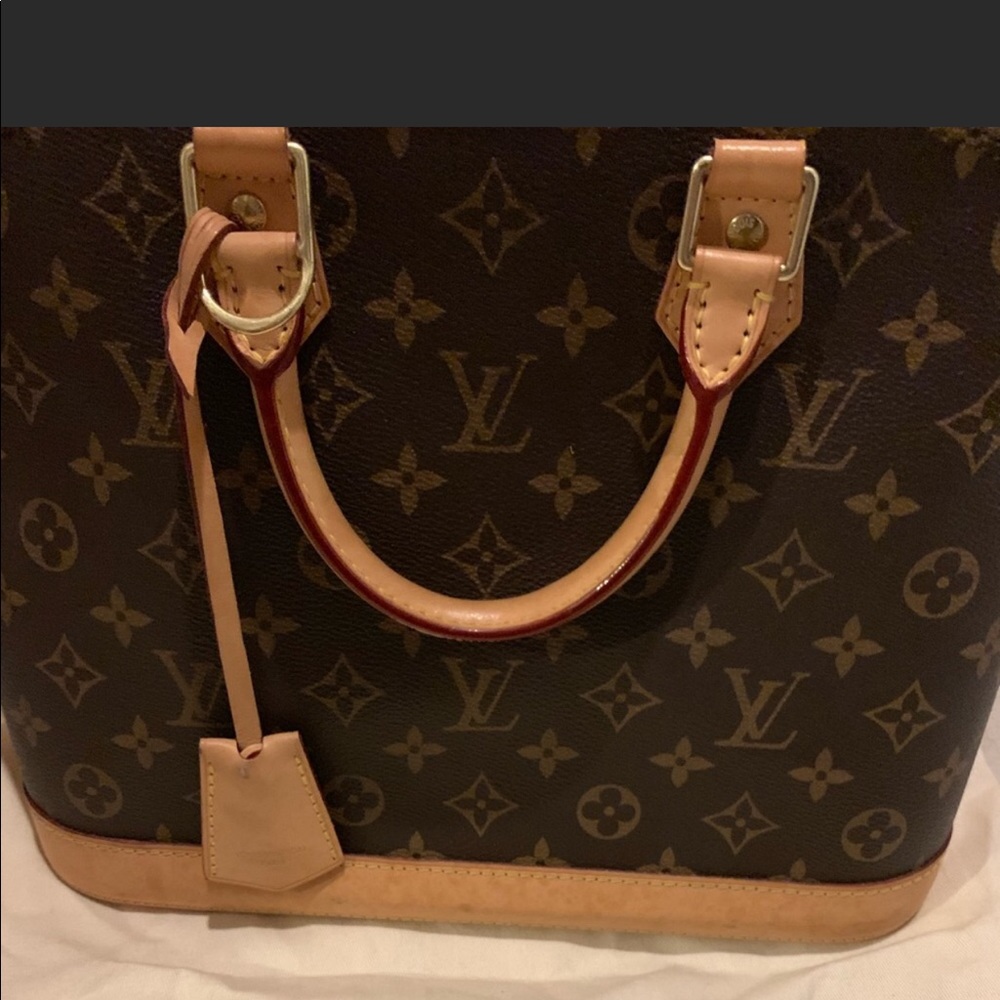 🏵🏵🏵🏵AUTHENTIC LOUIS VUITTON ALMA 🏵🏵